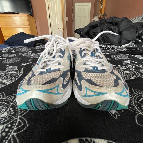 Saucony Ladies Running Shoes Size 8 Grid Style - Picture 2 of 10